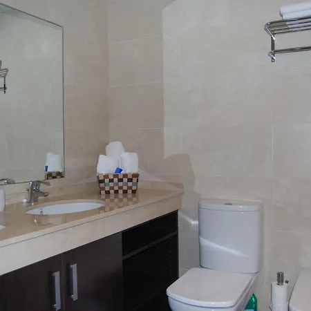Centrico Nuevo Dos Banos Parking Apartment *